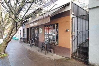 Building Photo - 710 NW 21st Ave