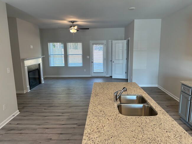Building Photo - 6147 Mallory Ridge
