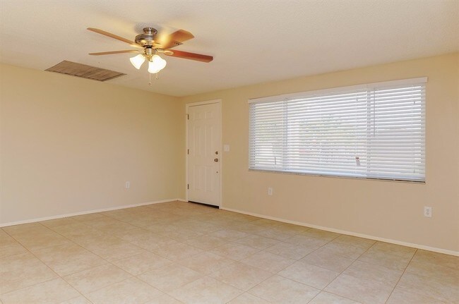 Foto del edificio - 6246 Sutherland Ave
