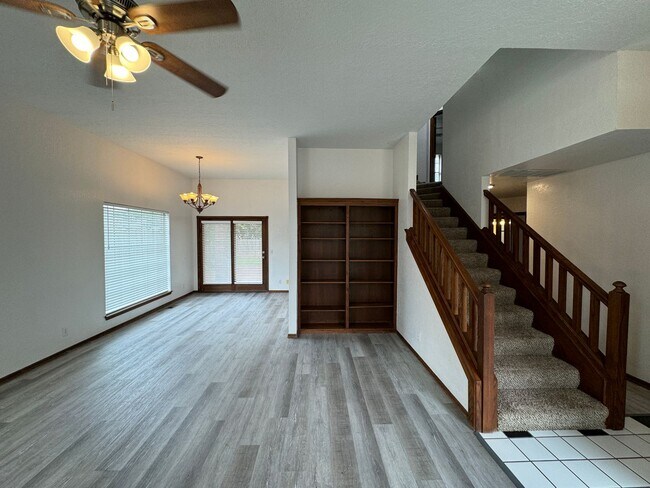 Photo - 3 bed plus flex room, 2 and 1/2 baths 2 ca... House