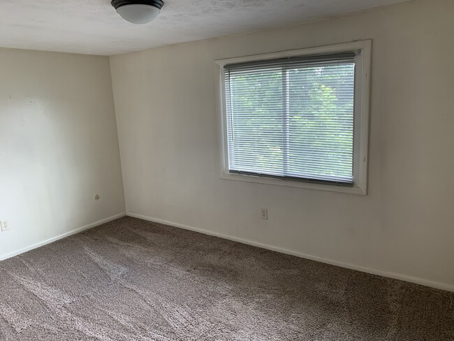 Bedroom 1 - 614 Sherman St