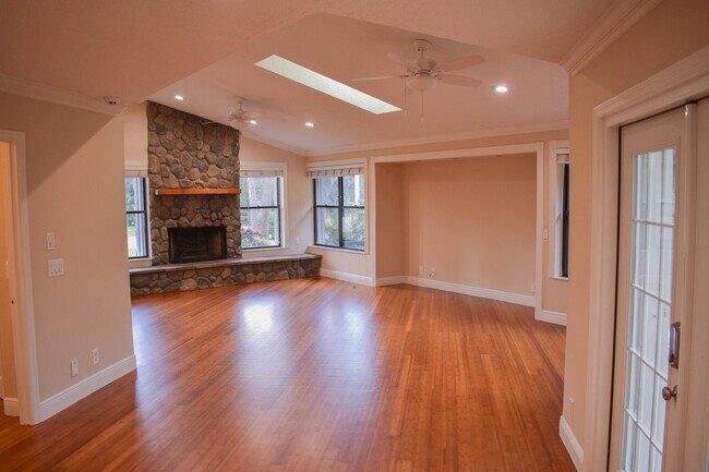 Building Photo - 14189 Caloosa Blvd