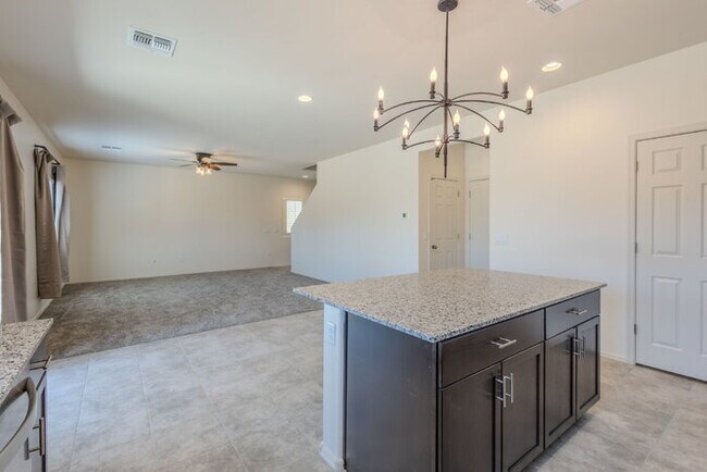 Building Photo - Rancho Sahuarita