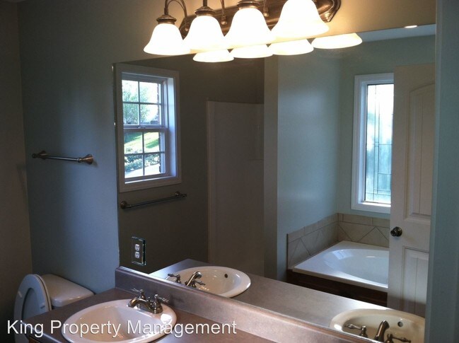 Building Photo - 3 br, 2 bath House - 184 Ridge Crest