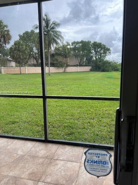 Foto del edificio - 2541 Aragon Blvd