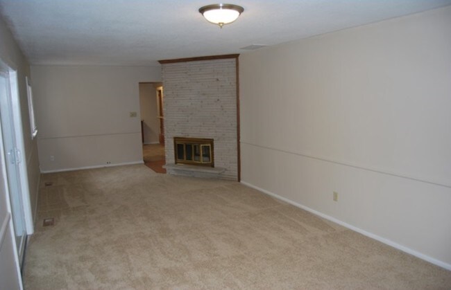 Building Photo - 4131 Victoria Dr
