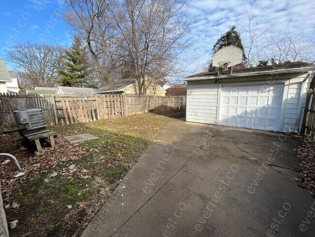 Building Photo - 4406 Asbury Dr