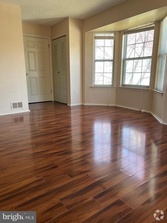 Society Hill at Somerset Condominiums Apartments for Rent Franklin