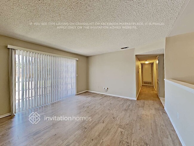 Foto del edificio - 12986 Chestnut Ave