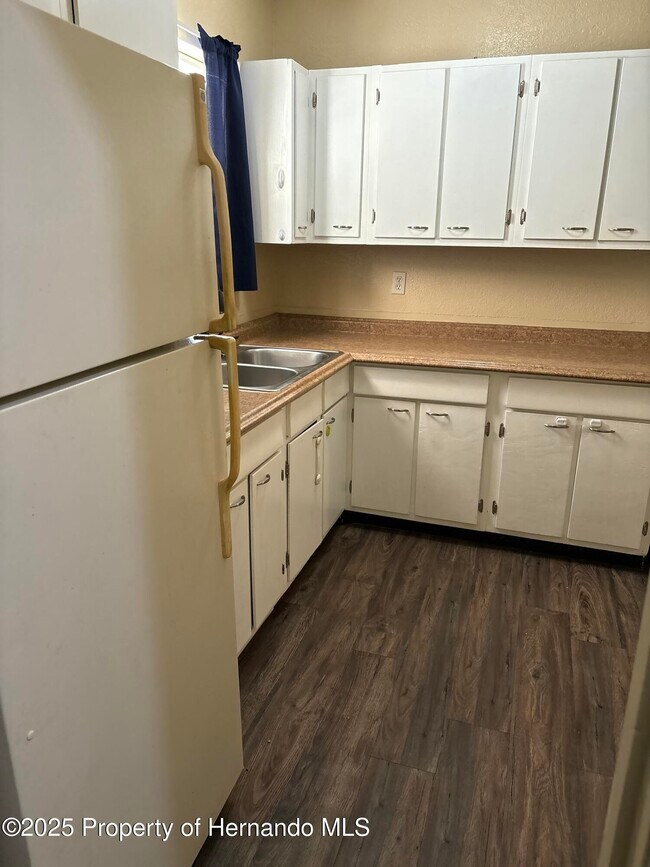 Foto del edificio - 7184 Catalina St