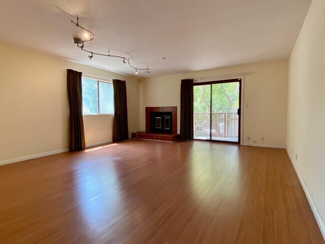 Building Photo - 4153 El Camino Way