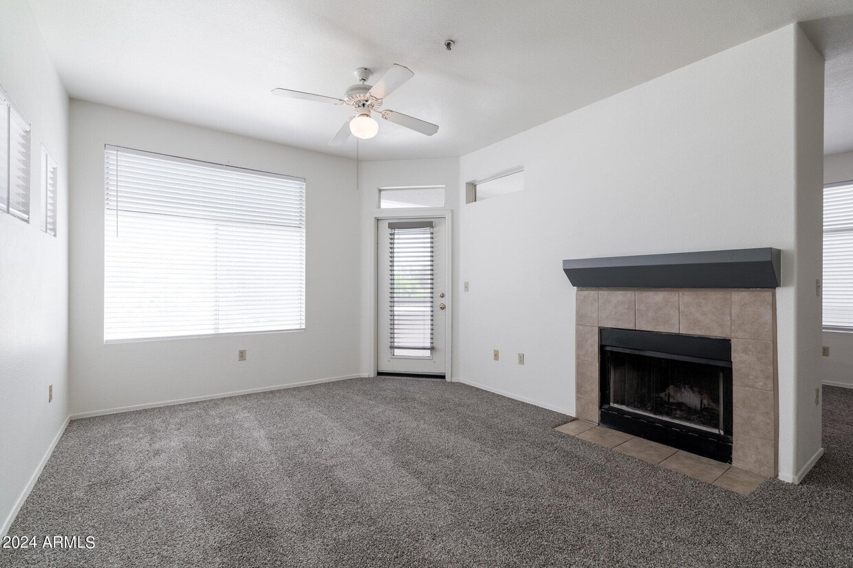 Primary Photo - 11375 E Sahuaro Dr
