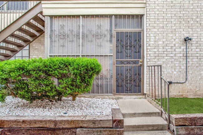 Photo - 165 W Rampart Dr Apartment