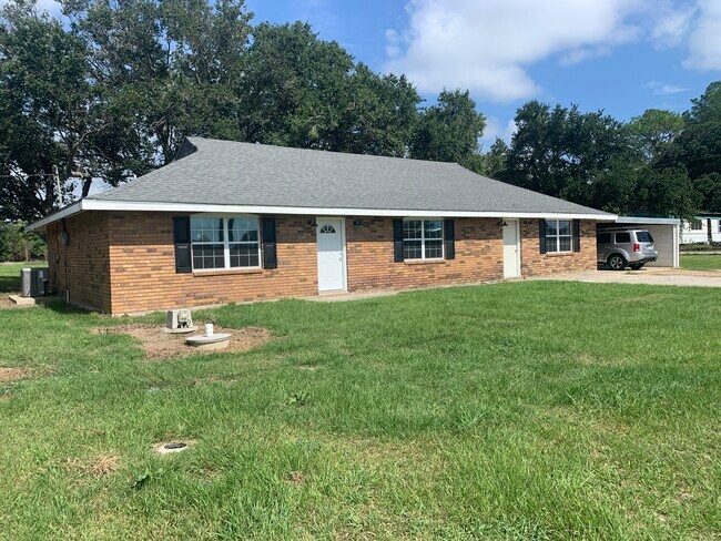 Building Photo - 353 E Broussard Rd