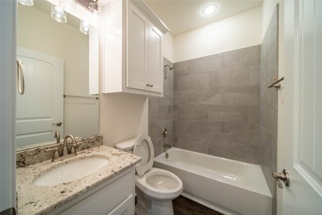 Foto del edificio - 8507 Christie Ln