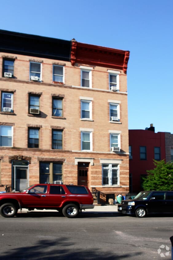 Building Photo - 324 21st St
