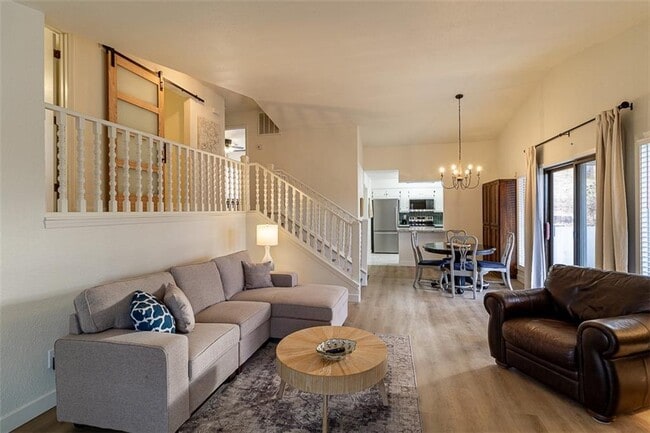 Building Photo - 16 Estes Dr