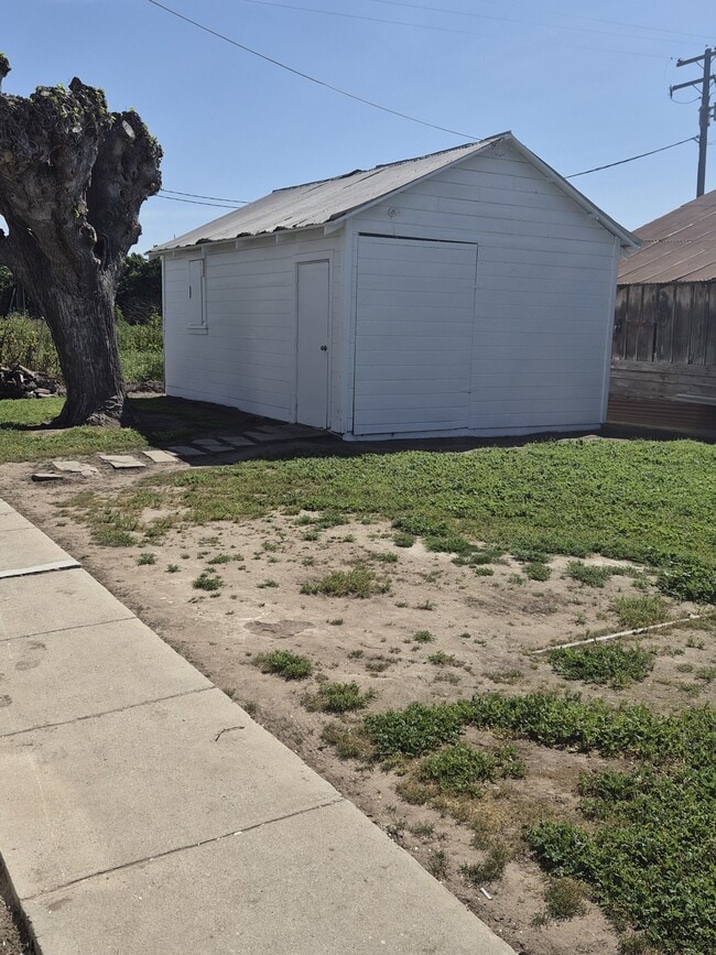 Building Photo - 10395 Avenue 384