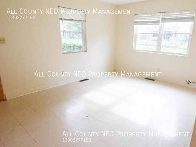 Building Photo - Cozy 2-Bedroom Apartment in Goodyear Heights!