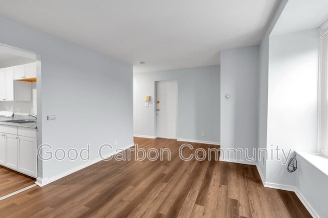 Building Photo - 425 Porter Ave