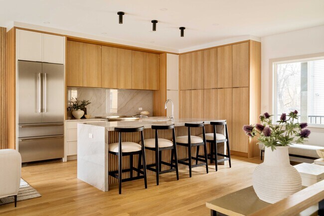 Building Photo - 26 Bigelow St