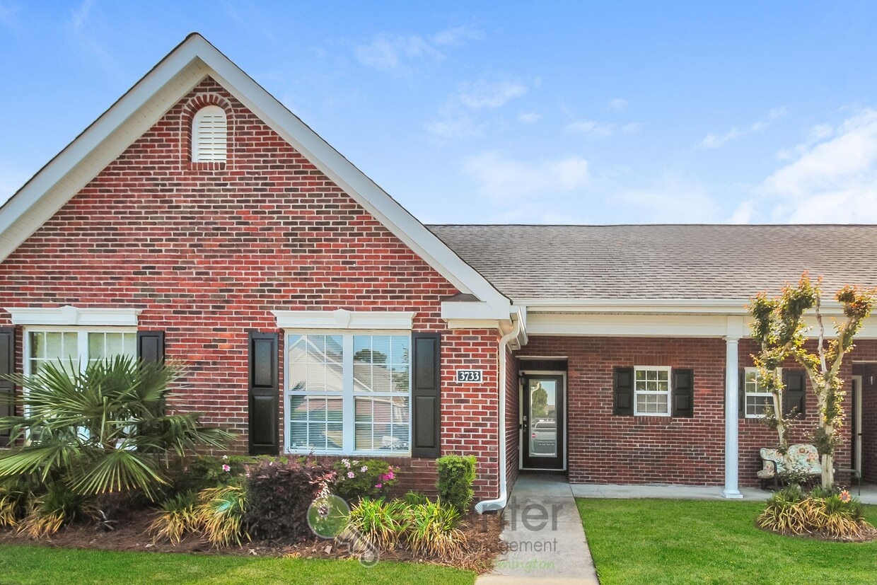 $500 Off 1st Month's Rent - Beautiful Townhome - 2 Br/2 Bath, Pet-Friendly. Just minutes from The... - $200 Off 1st Month's Rent - 2 Bdrm/ 2 Bath, Townhome in Wilmington