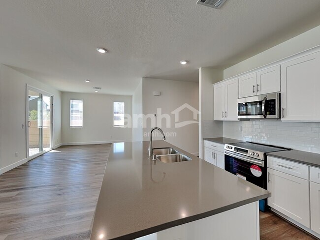 Foto del edificio - 10390 Bishops Cap St