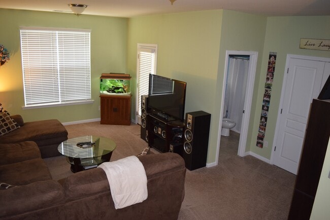 Building Photo - 848 Skybrook Falls Dr