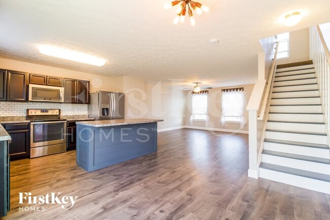Foto del edificio - 6156 Woodville Dr
