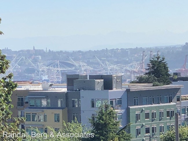 Foto del edificio - 2 br, 1 bath House - 4847 41st Avenue SW