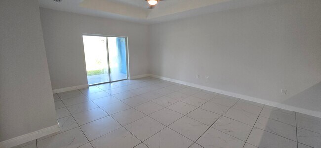 Foto del edificio - Newer Three Bedroom, 2 Bath, 1 Car garage-...