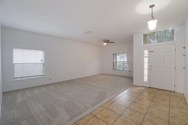 Foto del edificio - 4306 Hidden Meadow Dr