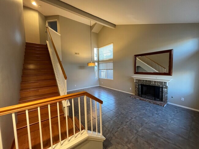 Foto del edificio - 1239 Calle Fantasia