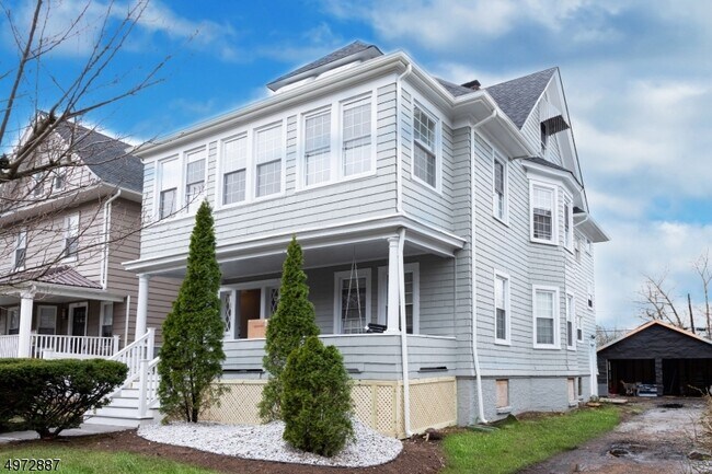 Building Photo - 32 Brookfield Rd