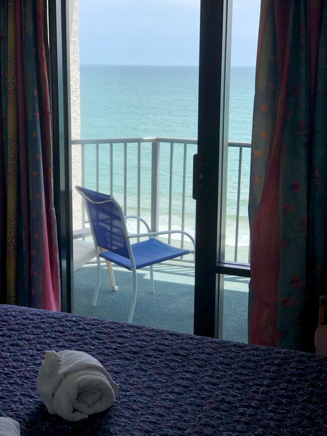 MB oceanfront balcony - 1905 S Ocean Blvd