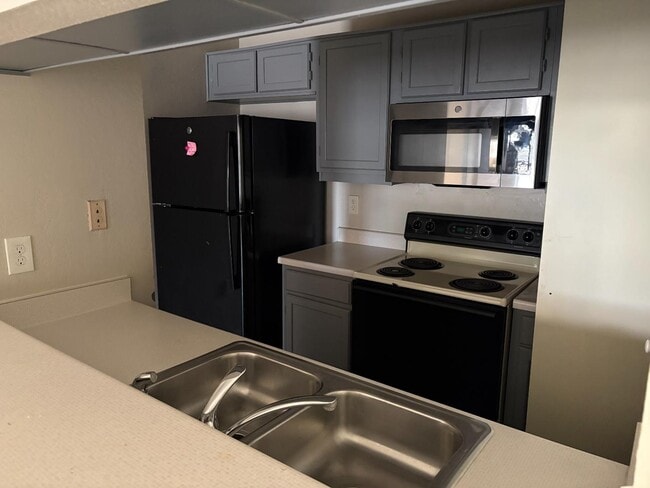 Foto del edificio - 416 Matthews Dr