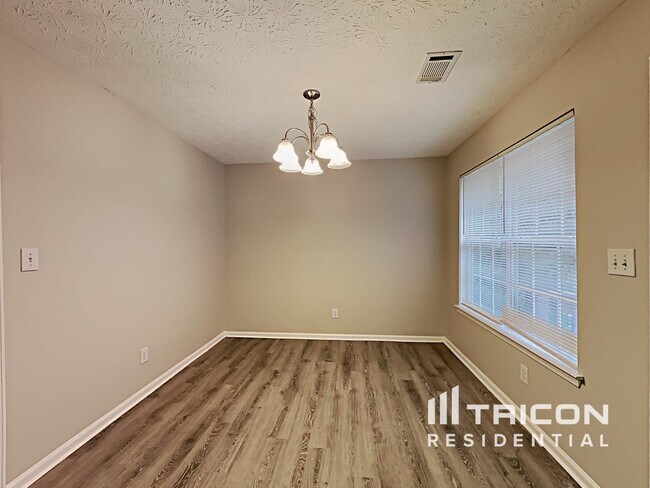 Building Photo - 201 Ranch Ct