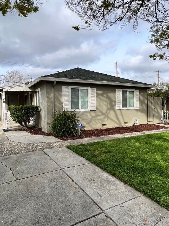 Building Photo - 1481 San Juan Ave