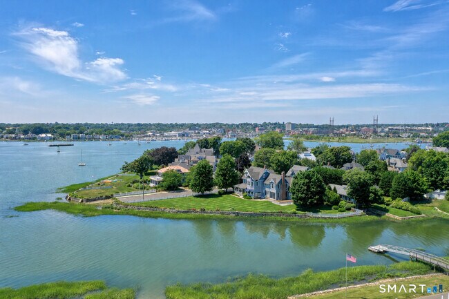 Foto del edificio - 71 Cove Ave