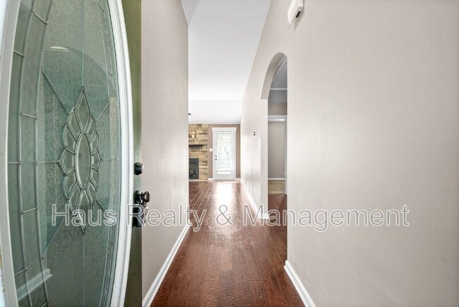Building Photo - 1296 Freedom Dr
