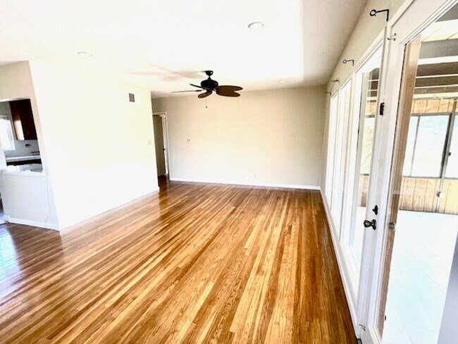 Building Photo - WONDERFUL 3BR/2BA HOME IN LOS ALTOS