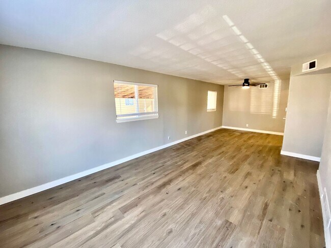 Charming Ranch in Jewell Heights with a hu... - Charming Ranch in Jewell Heights with a hu... House
