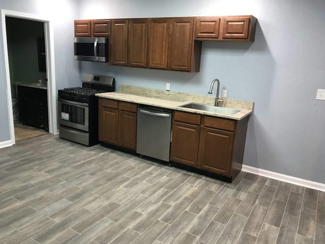 Foto principal - 1631 Carrollton Ave
