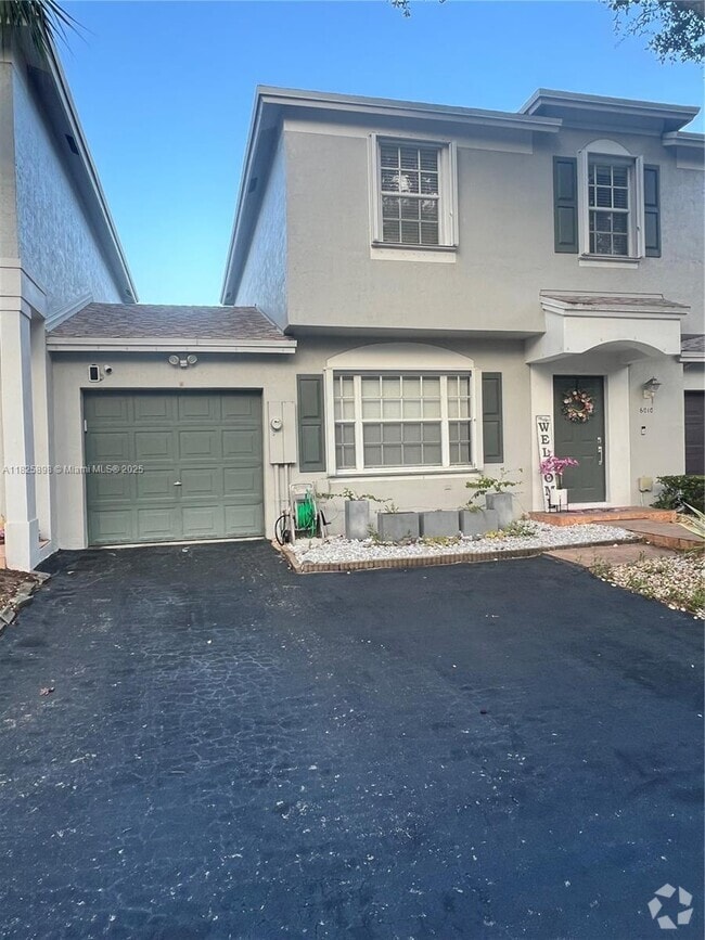 Building Photo - 6010 Red Plum Ct