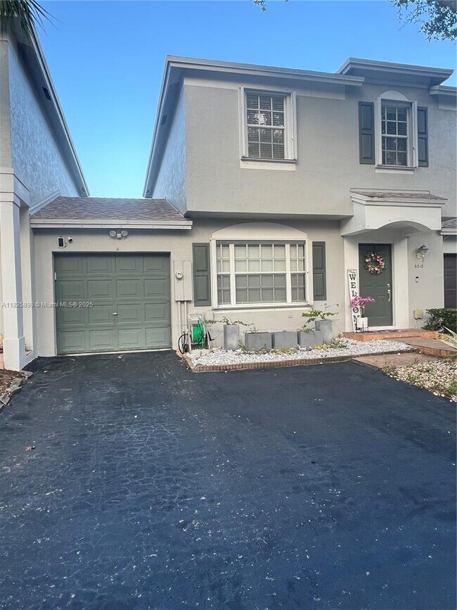 Foto del edificio - 6010 Red Plum Ct