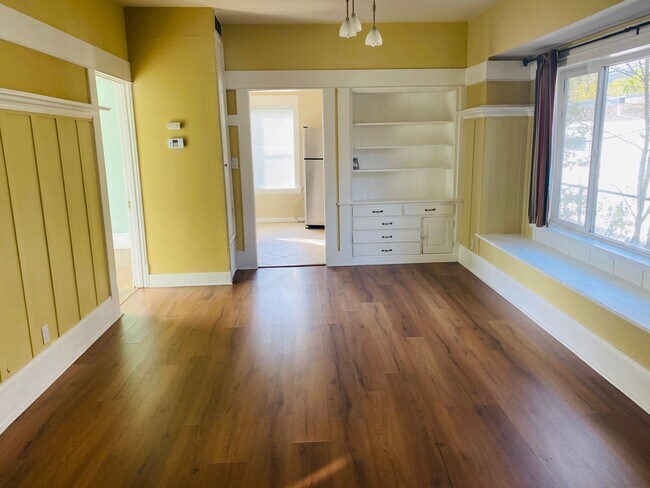Building Photo - Upgraded & Charming Near UC Davis Medical ...