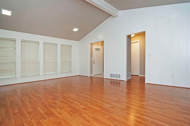 Building Photo - 3922 San Mateo Dr