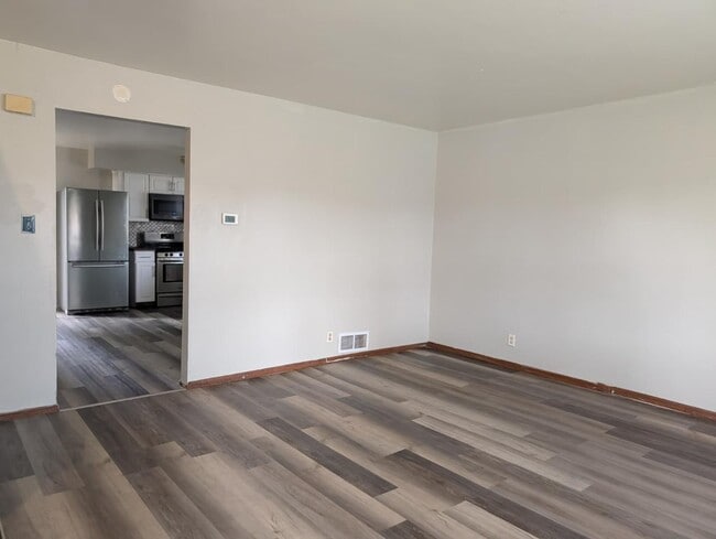 Foto del edificio - 9402 W Silver Spring Dr