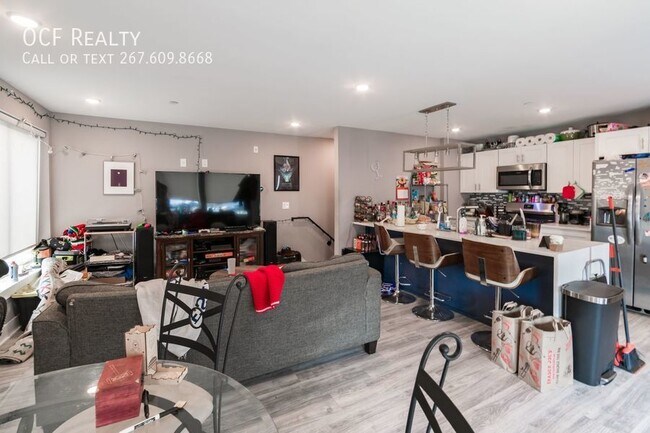 Foto del edificio - 3 Bed Norris Square Apartment