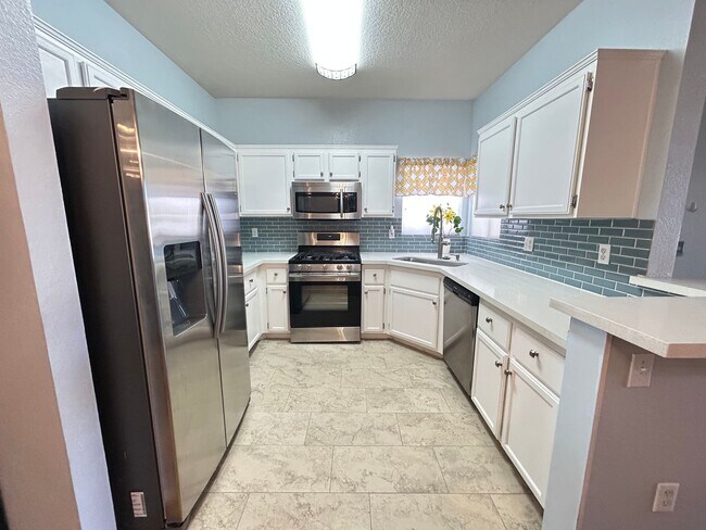 Foto del edificio - 3 bedroom 2 bathroom Summerlin condo!